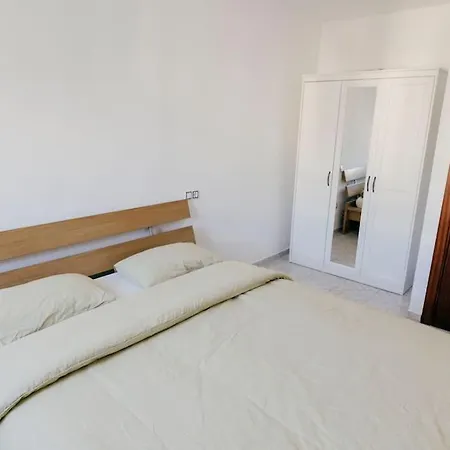 公寓 2 Bedroom Terrace & Pool *